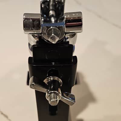 Dunnett Bass drum riser 2020 - Chrome image 3