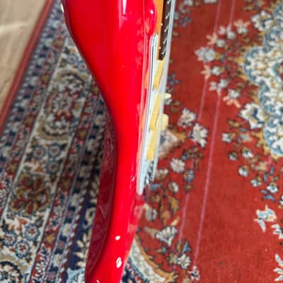 Squier E - seria 1984 - fiesta red image 3