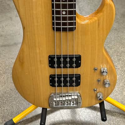 Nice G&L L-2000 USA Bass Guitar With G&L Hardshell Case image 2