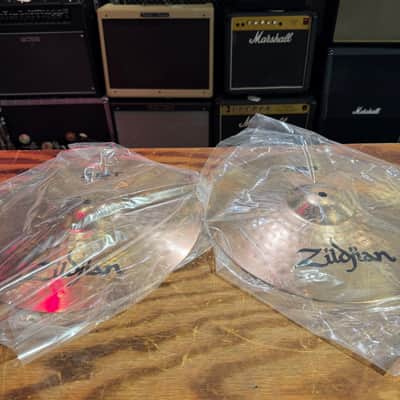 Zildjian 14" ZBT Hi-Hat Cymbals (Pair) - Traditional image 6