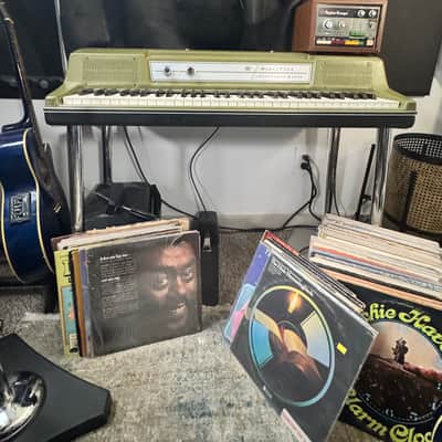 Wurlitzer 200A 64-Key Electric Piano 1974 - 1983 - Avocado Green image 1
