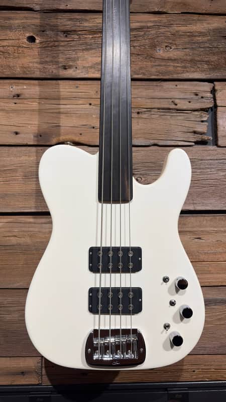 G&L ASAT Semi-Hollow Fretless Bass - Pearl White image 1