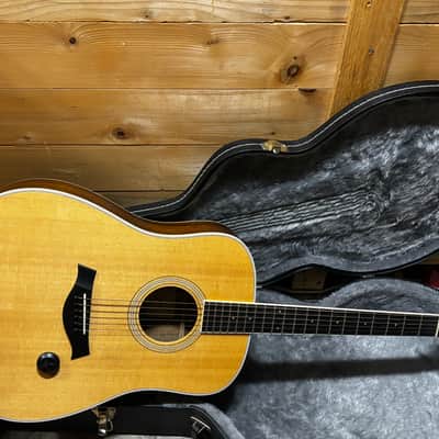 Taylor DN4 Acoustic Electric Guitar w Case image 1