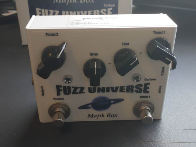 Majik Box Fuzz Universe Paul Gilbert White overdrive boost pedal
