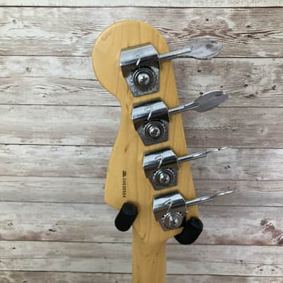 Used 2004 Fender American Series Jazz Bass with Maple Fretboard image 8