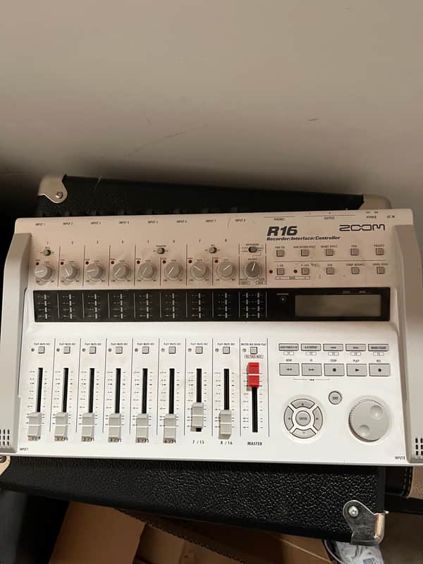 Zoom R16 USB Audio Interface / Digital Multitrack Recorder