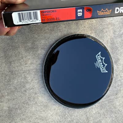Remo Emperor Ebony 8 inch drum head image 2