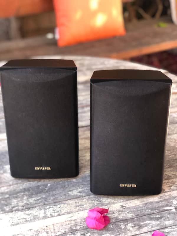 Nice Aiwa SX-AV2000 Surround Satellite Bookshelf Speakers Pair. Tested Working! Nice Aiwa SX-AV2000 Surround Satellite Bookshelf Speakers Pair. Tested Working! image 1