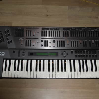 Roland JD-800 61-Key Programmable Synthesizer 1991 - 1995 - Carbon