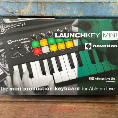 Novation Launchkey 25 MKII MIDI Keyboard Controller 2015 - 2020 - Black
