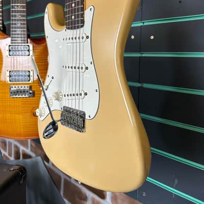 Fender Highway One Stratocaster Honey Blonde 2007 Left Handed Electric Guitar image 5