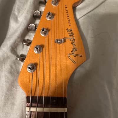 Fender Robert Cray Artist Series Signature Stratocaster 2003 - 2019 - Violet image 9