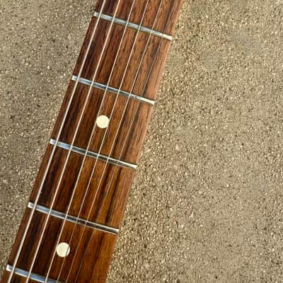 Fender Highway One Stratocaster with Rosewood Fretboard 2006 - 2011 - 3-Color Sunburst image 4