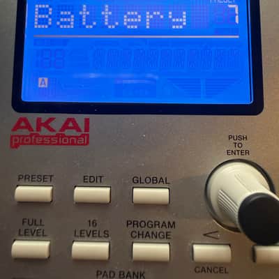 Akai MPD24 MIDI Controller  2010s - Silver image 16