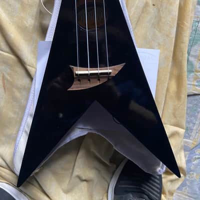 Mahalo Ukulele Flying V Black image 2