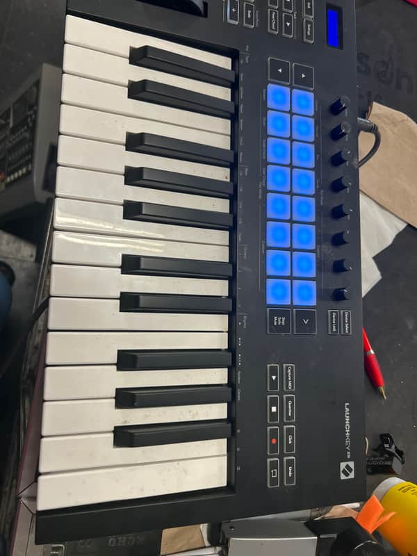 Novation Launchkey 25 MKIII MIDI Keyboard Controller