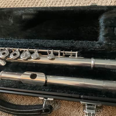 Yamaha 285S Open Hole Flute All New Pads, Clean image 3