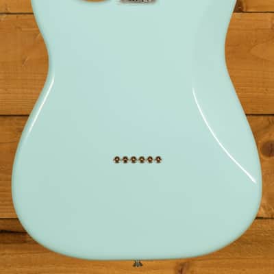 Fender Tom DeLonge Stratocaster - Rosewood - Daphne Blue image 4