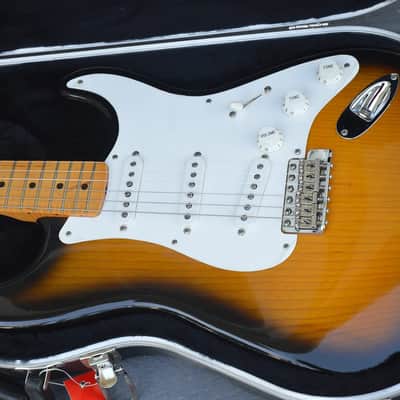 Fender Limited Edition 40th Anniversary 1954 Reissue Stratocaster with Maple Fretboard 1994 - 2-Color Sunburst image 3