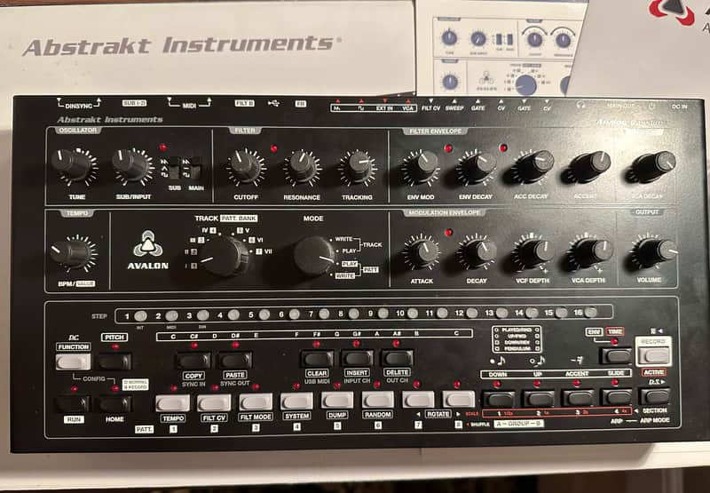 Abstrakt Instruments Avalon Bassline - Black / Red LED image 1