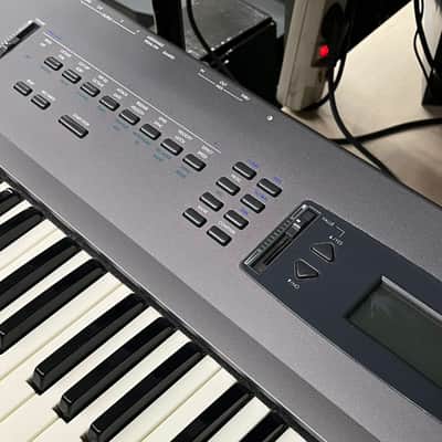 Korg N264 76-Key Music Workstation 1990s - Gray image 3