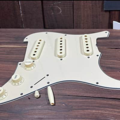 General Vintage Tone Full Ass. 1963 to 1969 Stratocaster pickguard & pre CBS nylon parts Cream vintage / nylon parts Cream vintage image 4