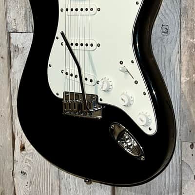 Excellent 2003 Fender Custom Shop Custom Classic Stratocaster, Black with Rosewood Fingerboard & Birdseye Maple Neck, COA, Hang Tags & OHSC, Very Nice Package it will Ship Fast ! image 5