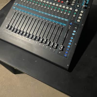 Allen & Heath QU-16 16-Channel Digital Mixer 2013 - Present - Black image 2