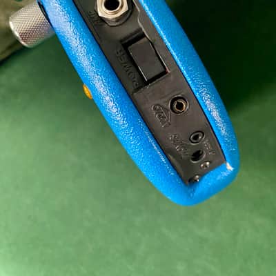 Electrophonic Model one Guitarmadillo - Blue image 17