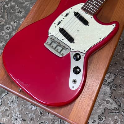 Fender Duo-Sonic with Rosewood Fretboard 1961 - 1964 - Transparent Red image 3