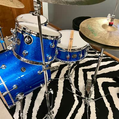 DW Performance Series Drum Set - Blue Sparkle image 5