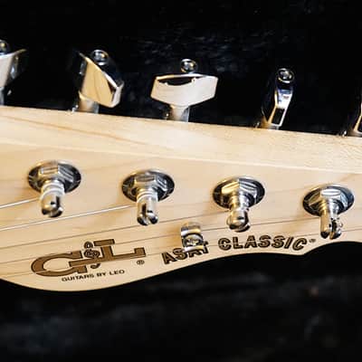 G&L ASAT American Fullerton Classic Standard White w/Maple Fretboard & Case CLF USA image 4