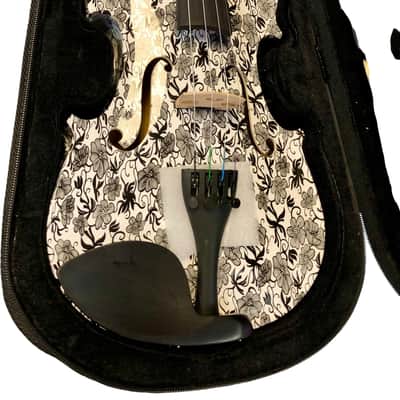 Geneva GVE-1309 Dark Meadow Visual Art Design Solid Spruce Top Maple Neck 4/4 Size Electric Violin w/Case, Bow, Rosin & Cable image 8