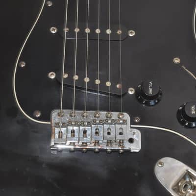 Fender Japan Squier ST72 Large Head Black Electric Guitar Ref No 7210 image 5