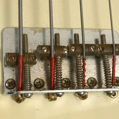 Fender Threaded Saddle Bass Bridge Assembly, 0990804100 image 4