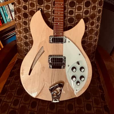 1998 Rickenbacker 330 Mapleglo image 16