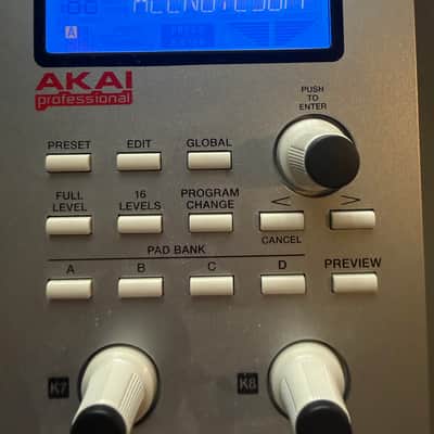 Akai MPD24 MIDI Controller  2010s - Silver image 11