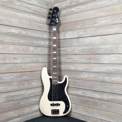 Fender Duff Mckagan Signature DLX P Bass Guitar - White Pearl (0853-SR) image 5