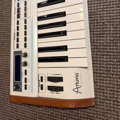 Arturia Analog Laboratory Experience 49-Key Keyboard Controller 2010 - 2014 - White image 4
