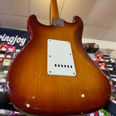 Squier Limited Edition Classic Vibe '60s HSS Stratocaster - Sienna Sunburst image 6