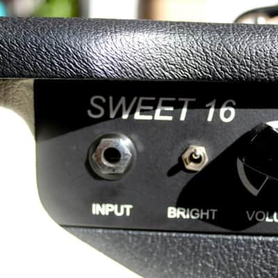 PRS Sweet 16 16-Watt 1x12" Guitar Combo White Front image 5