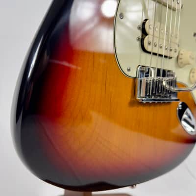 Fender American Deluxe Stratocaster HSS W/ OHSC 2000 - 3 Tone Sunburst image 4