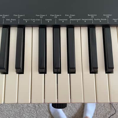 Casio CT-202 Casiotone 49-Key Synthesizer 1980s - Black No Vibrato image 3
