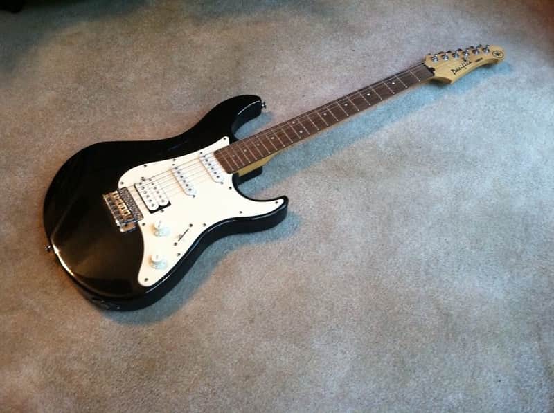 YAMAHA PACIFICA GUITAR - 90s Taiwan Model - Gem image 1