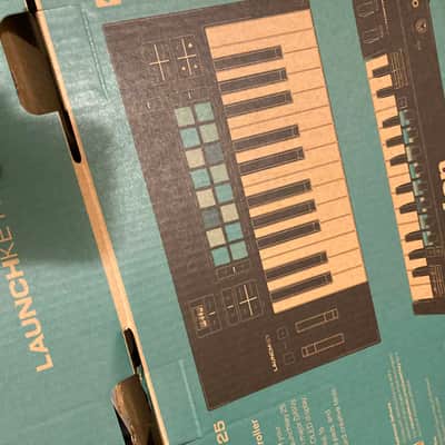 Novation Launchkey 25 MKIII MIDI Keyboard Controller 2020 - Present - Black