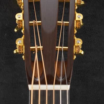 Martin 012-28 Modern Deluxe Natural image 3