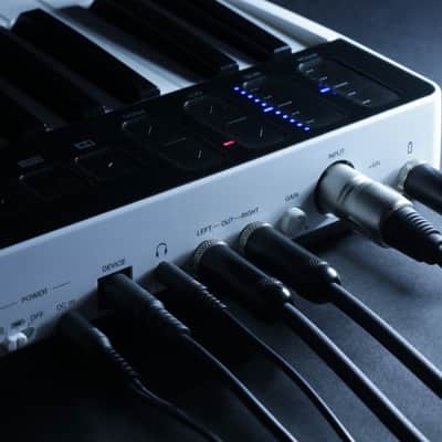 IK Multimedia iRig Keys I/O 49 Notes Keyboard Controller/Audio Interface for iOS/MAC/PC image 13