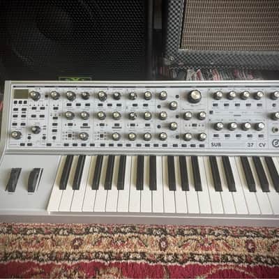 2017 MOOG Subsequent 37 CV SYNTH - 1 OF 2000 MADE