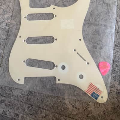 Fender Eric Johnson Stratocaster with Maple Fretboard 2005 - Present - White Blonde image 18