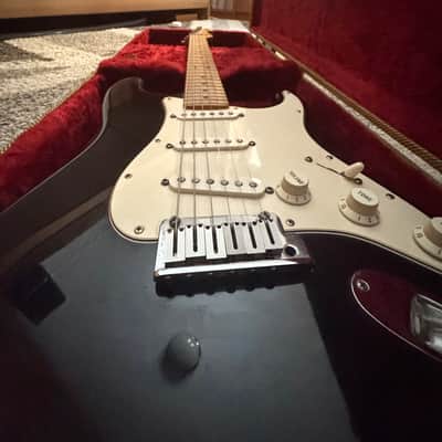 Fender 40th Anniversary American Standard Stratocaster with Maple Fretboard 1994 - Black image 2